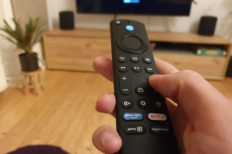 Die meisten TV-Sticks werden mit Fernbedienung und Schnellwahl-Tasten geliefert. Die meisten TV-Sticks werden mit Fernbedienung und Schnellwahl-Tasten geliefert.