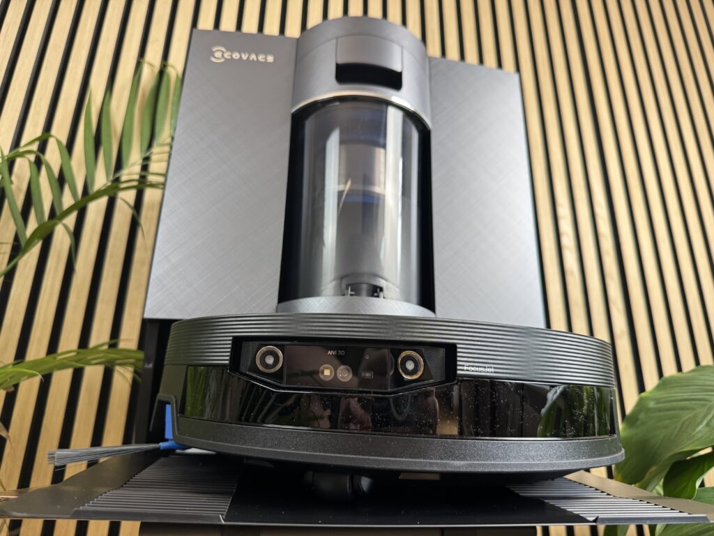 Der DEEBOT X12 OMNICYCLONE von ECOVACS im home&smart Test.