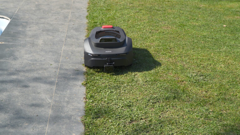 MOVA ViAX 250: Weltklasse Mähroboter zum Mini-Preis?