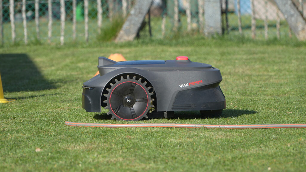 Der ViAX 250 mäht auf der Fläche sehr gut!
