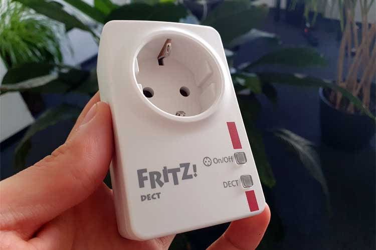 AVM FRITZ!DECT 200 ist ein solides Modell mit leider etwas klobigem Design AVM FRITZ!DECT 200 ist ein solides Modell mit leider etwas klobigem Design