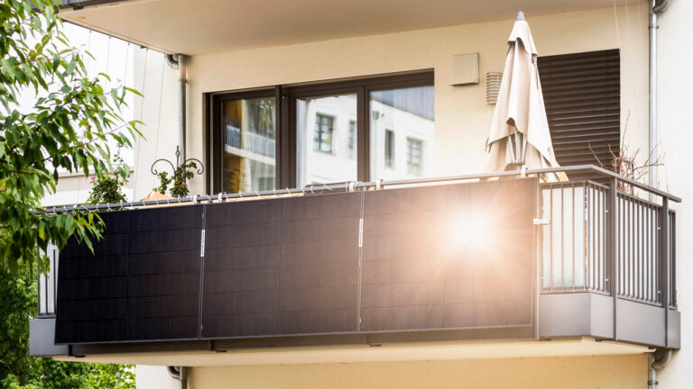 Balkonkraftwerk Ertrag pro Saison: Realistische Werte von März bis Oktober