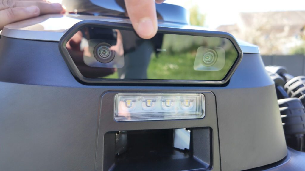 Die Kameras helfen bei Navigation und Hinderniserkennung