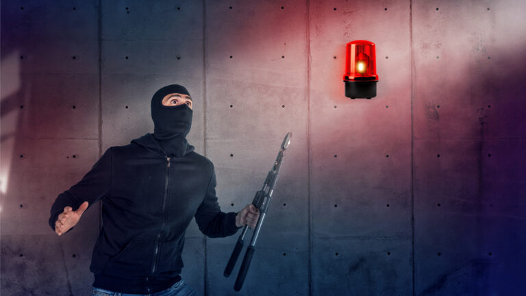 Zuhause gut geschützt: Die 5 besten Sicherheitslösungen für den Urlaub