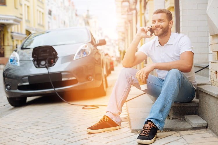 Wer einmal mit einem Elektroauto gefahren ist, weint dem Spritschlucker keine Träne nach Wer einmal mit einem Elektroauto gefahren ist, weint dem Spritschlucker keine Träne nach