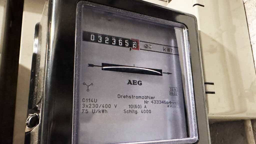 ferraris-stromzaehler-homeandsmart Alte Ferrariszähler können z. B. so aussehen