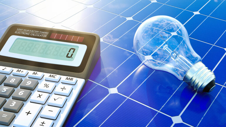 8.210 Postleitzahlen, 4 geprüfte Anbieter, 0 Pauschalwerte: Das ist der ehrlichste Balkonkraftwerk-Rechner Deutschlands