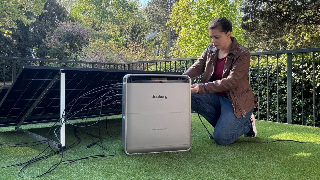 SolarVault 3 Pro Test: Endlich ein Balkonkraftwerk-Speicher ohne Kompromisse?