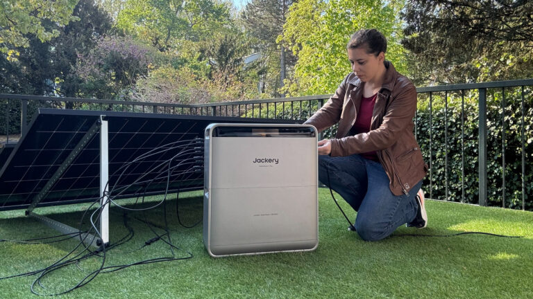 SolarVault 3 Pro Test: Endlich ein Balkonkraftwerk-Speicher ohne Kompromisse?