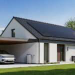 Stromspeicher vor Einfamilienhaus