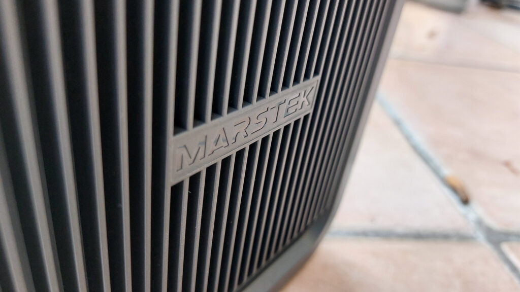 marstek-logo-an-b2500-speichergehaeuse Marstek hat eine sehr große Auswahl an Speichern zu bieten