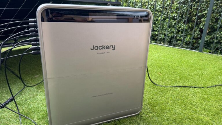 Jackery SolarVault 3 Pro Max: Balkonkraftwerk-Bundle zum Launch-Preis ab 1.299 €