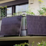 Ein Standard-Balkonkraftwerk besteht meist aus 2 bis 4 Solarmodulen