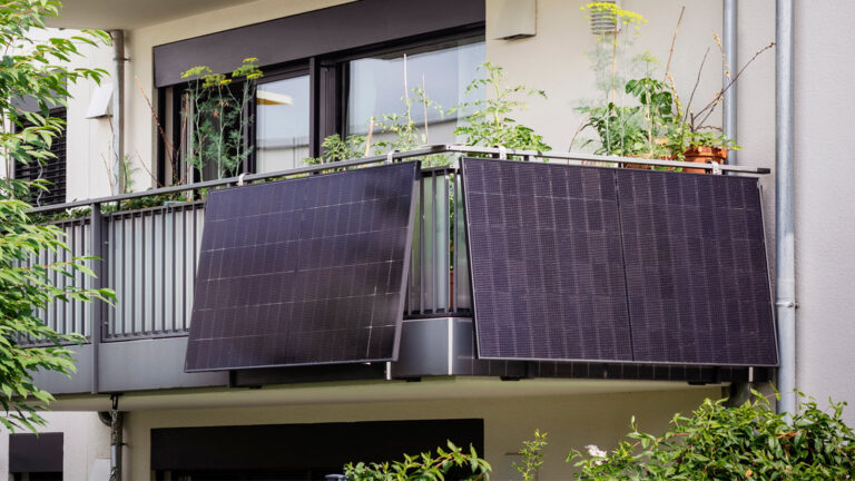 Wie teuer ist ein Balkonkraftwerk mit Speicher im Jahr 2026?