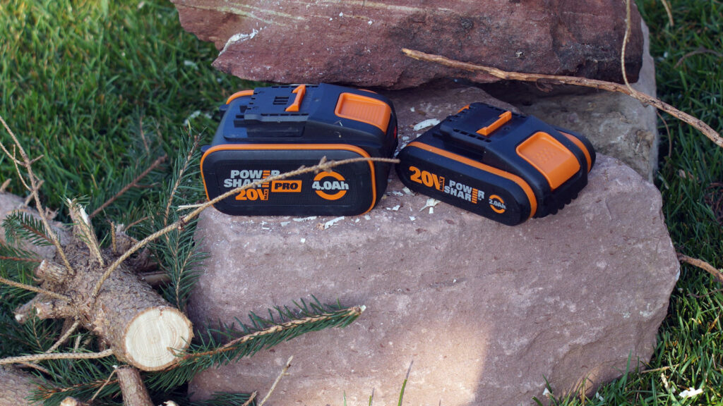 welche-akkus-brauchen-mini-kettensaegen Bei Worx stehen verschiedene Akku-Größen zur Auswahl