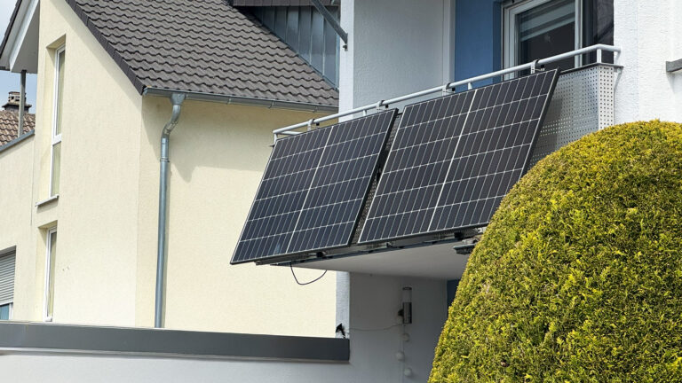 800 Watt, 960 Wp oder 2.000 Wp – welche Leistung darf mein Balkonkraftwerk haben?