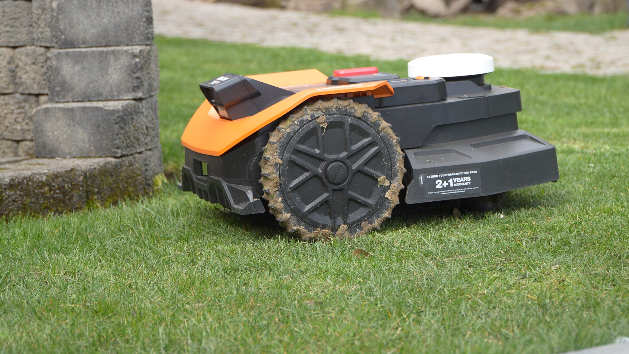Mähroboter Test 2026: Diese Modelle machen den schönsten Rasen!