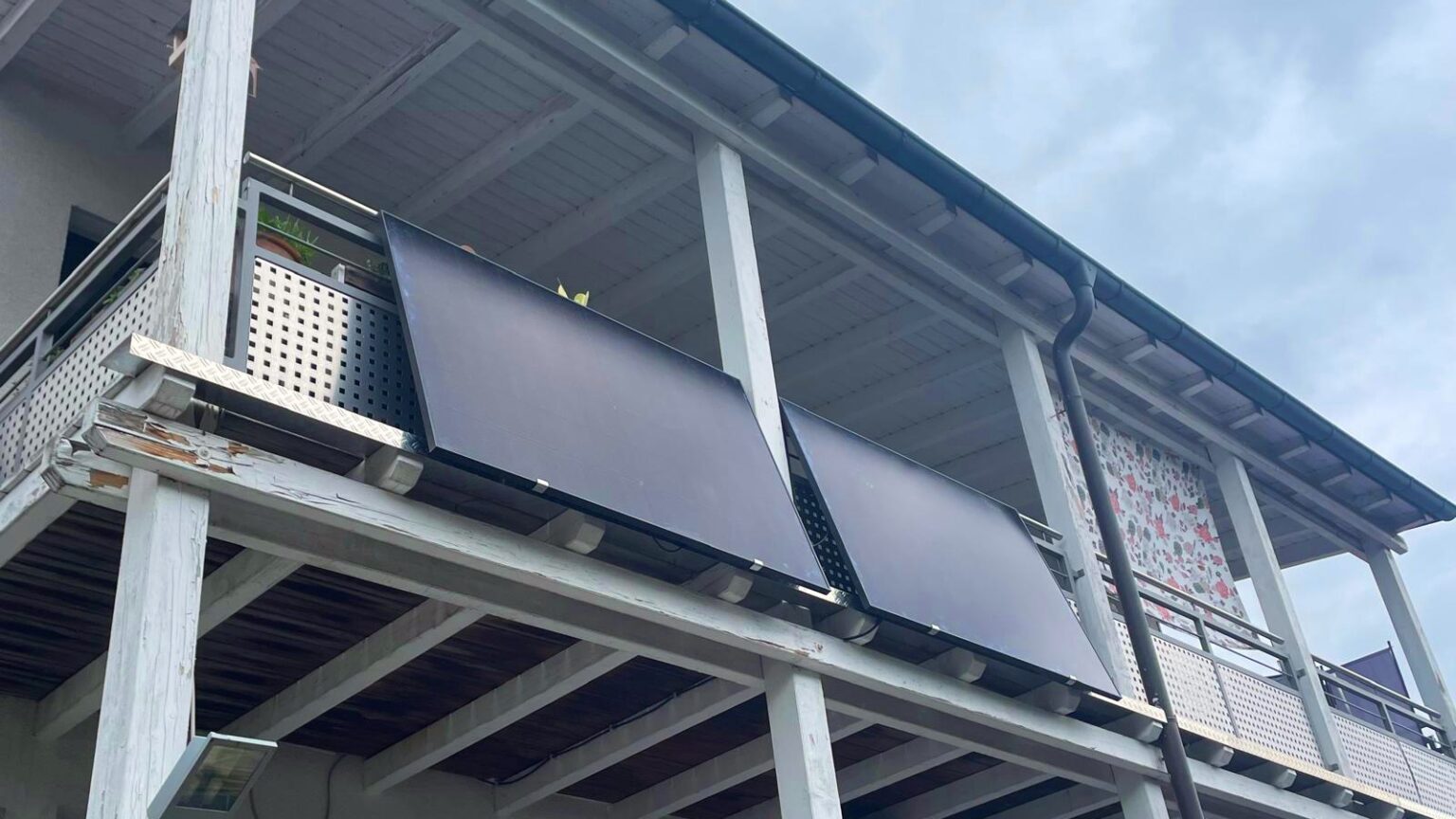 637 kWh in einem Jahr: So schnell amortisiert sich ein Balkonkraftwerk ...