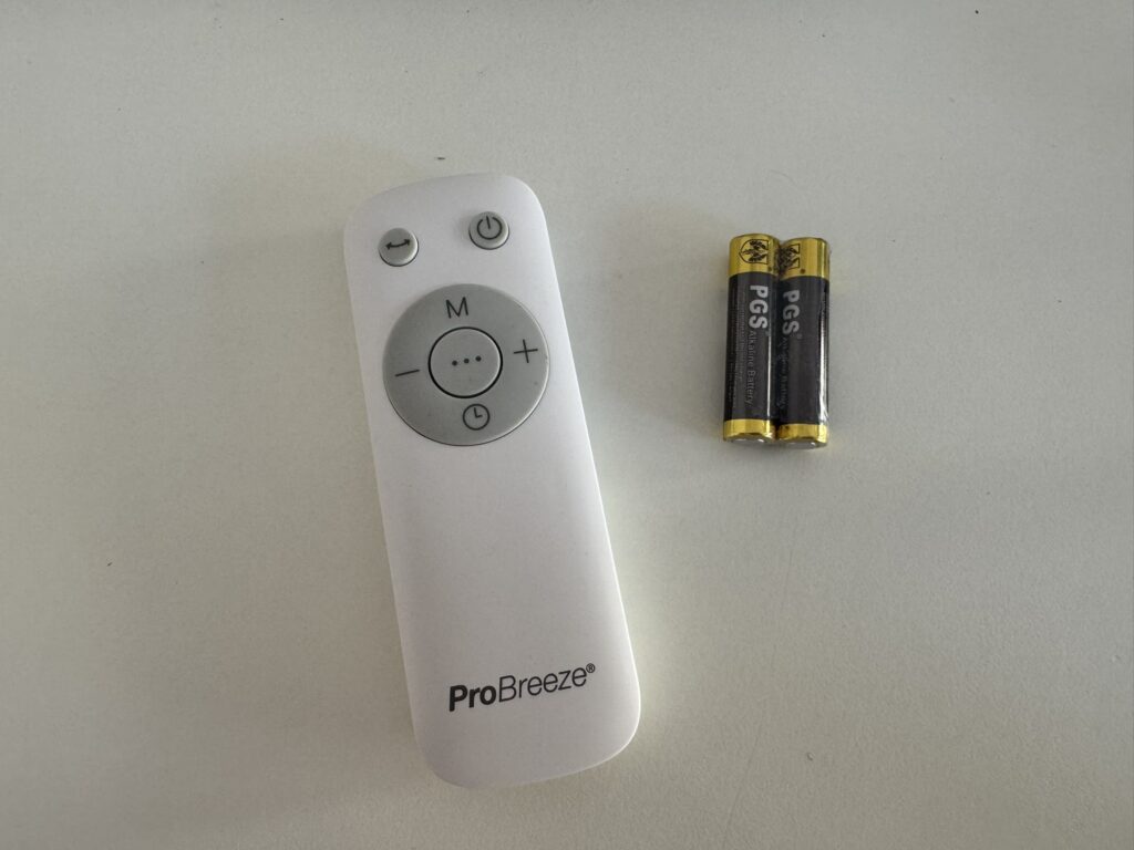 Die Fernbedienung muss für eine erfolgreiche Eingabe direkt auf den Ventilator gerichtet werden.