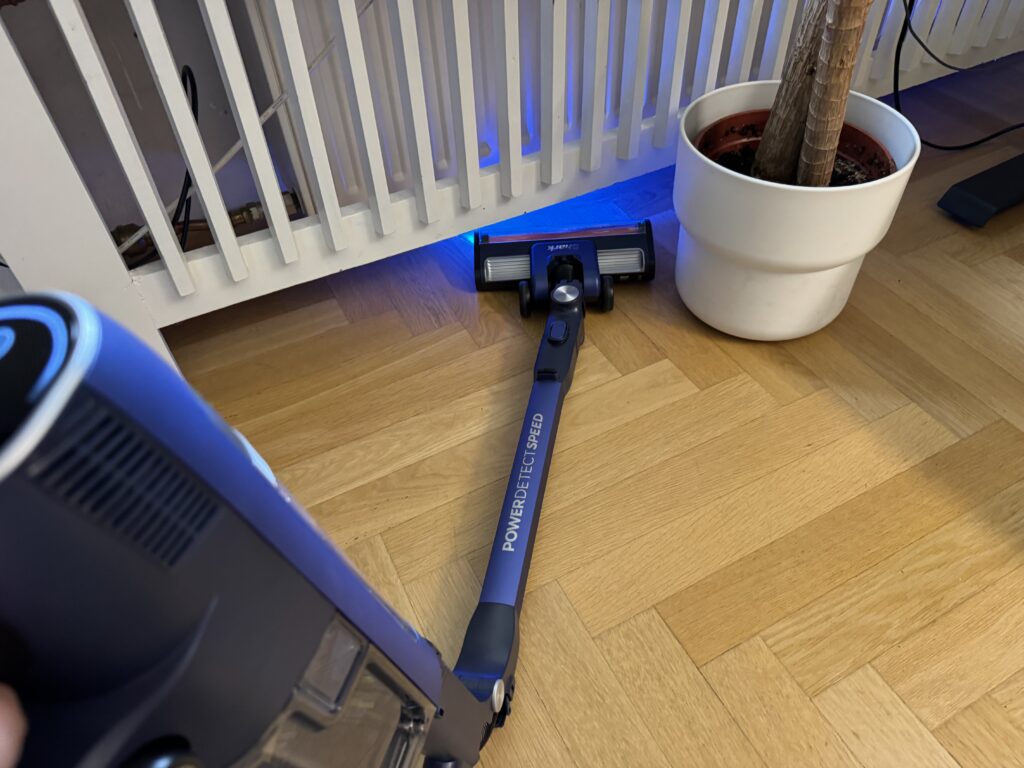 Shark Akkusauger Knick-Saugrohr.
