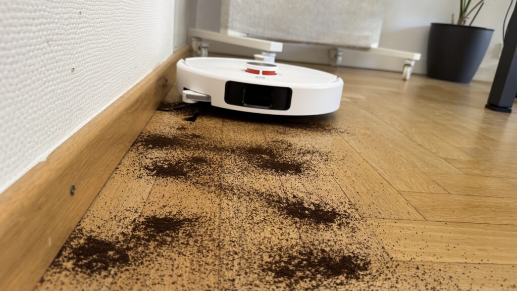 Der H50 Pro kann auch Kanten ordentlich reinigen.