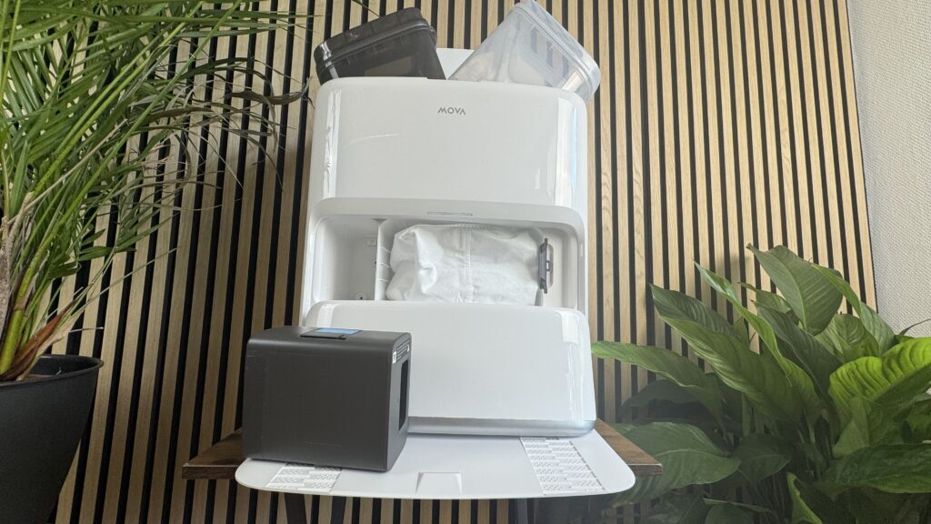 Die Station des MOVA Z60 Ultra Roller SA.