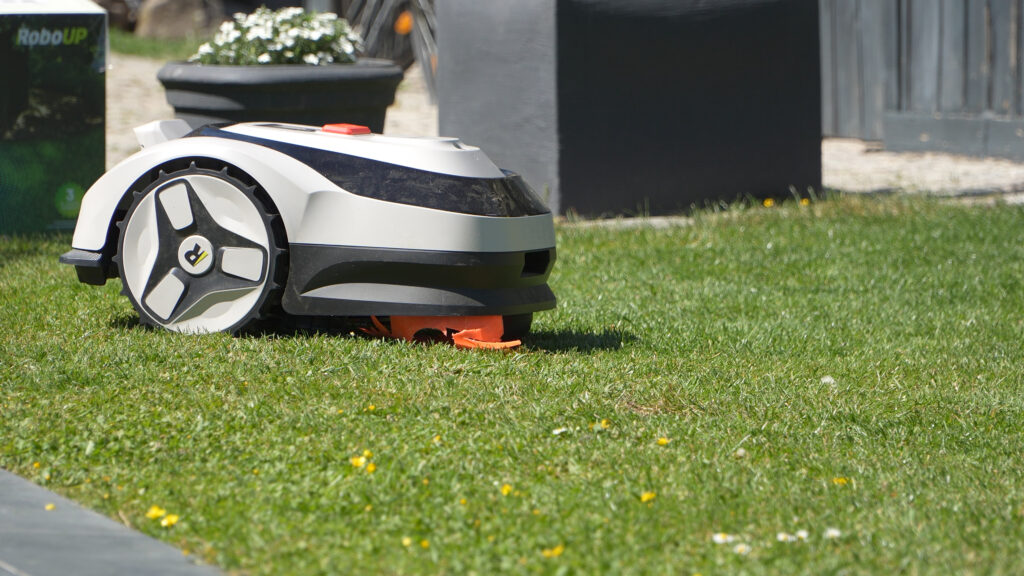 Bei der Hinderniserkennung blieb er klar hinter der Leistung anderer Mähroboter zurück
