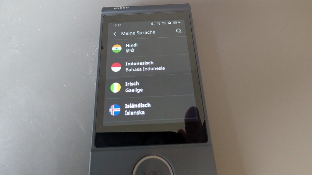 86 Sprachen kann der M4 live im Gespräch übersetzen.