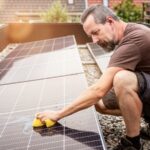Wie groß der Mehrertrag bifazialer Solarmodule ausfällt, hängt vor allem von Aufstellort und Untergrund ab.