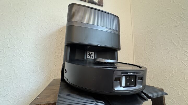 Shark PowerDetect UV-Reveal im Test: Geniales UV-Feature gegen veraltete Wischtechnik – ein Kampf, den der Roboter verliert