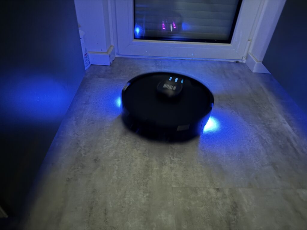 UV-Licht-Technik des Shark Saugroboter im Test.
