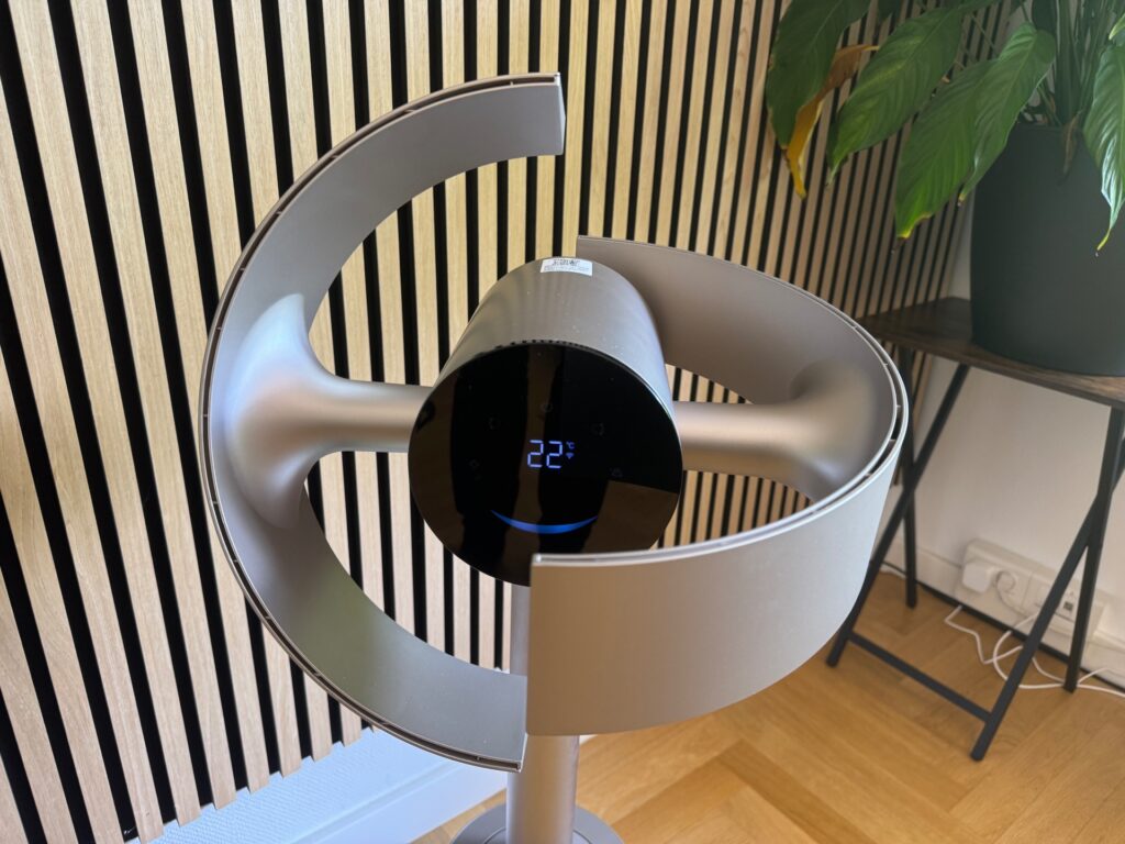 Dual-GyroWing-System des DREAME MF10 Air: Zwei unabhängig schwenkbare Flügel verteilen die Luft für eine 270°-Raumzirkulation.