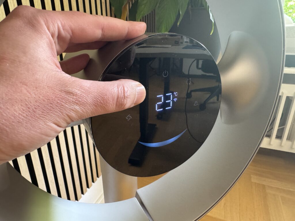 Einfache Bedienung: Über den Touchscreen können die wichtigsten Basisfunktionen ausgewählt werden.