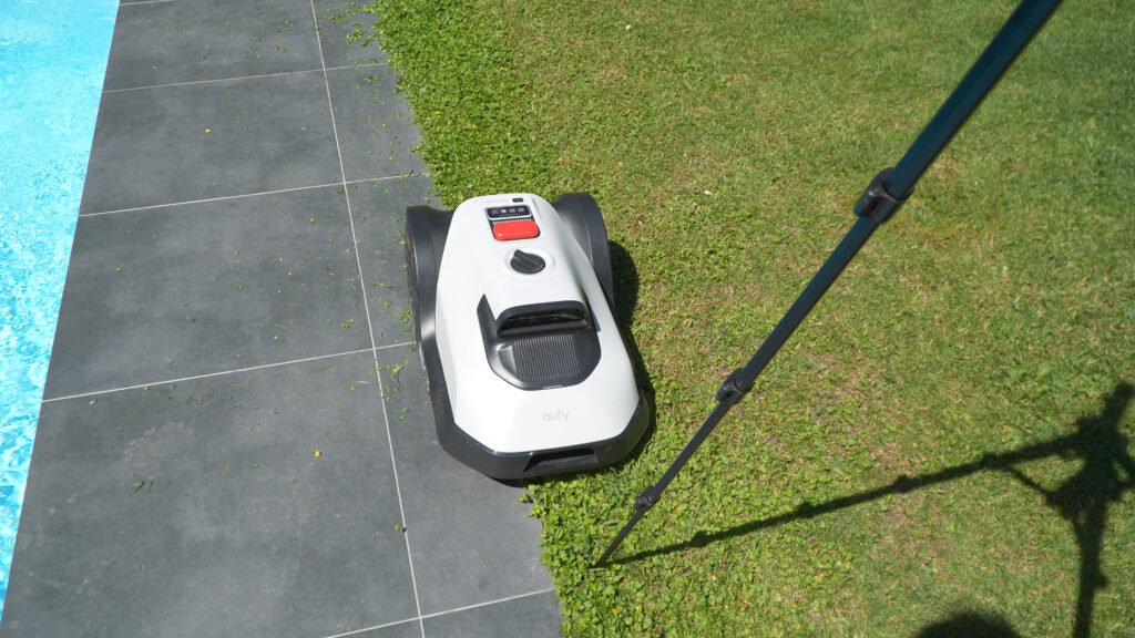 Sitzecken, Hindernisse und Kanten erkennt der C15 bei der Kartierung automatisch.