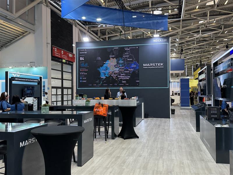 Auf der Intersolar wurde auch der nagelneue Venus 4.0 Stromspeicher vorgestellt.