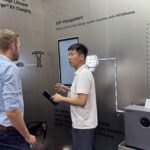 home&smart Geschäftsführer David Wulf im Gespräch an der MOVA Booth.