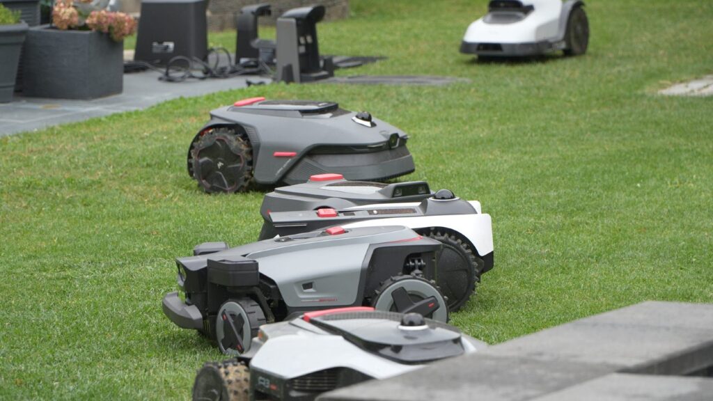 Mähroboter Test: Wer mäht den Rasen am besten?