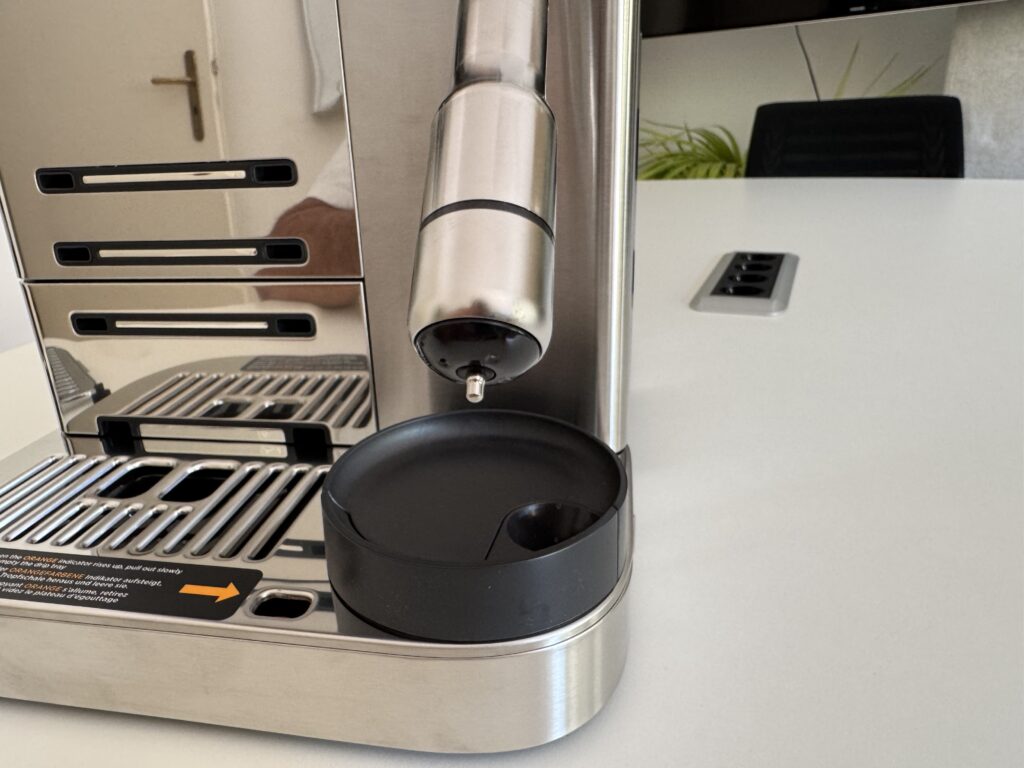 Die Milchlanze wird nach jeder Nutzung automatisch gespült.