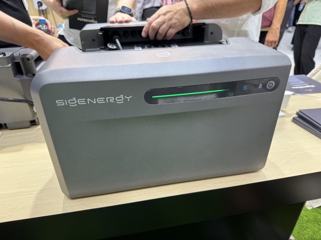Der SigenMate 2700 Ultra ist Sigenergys Balkonkraftwerk Speicher.