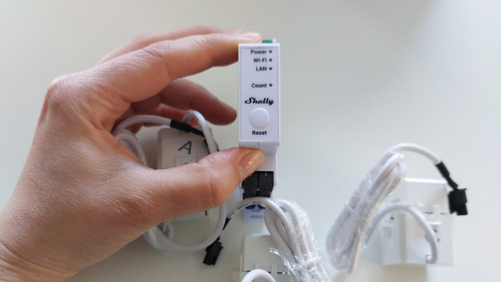 smart-meter-einbau-einfach-erklaert Smart Meter wie dieses Shelly Modell müssen von einem Fachmann installiert werden