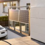 Das E-Auto mit Solarstrom aus dem Balkonkraftwerk laden - funktioniert das überhaupt?