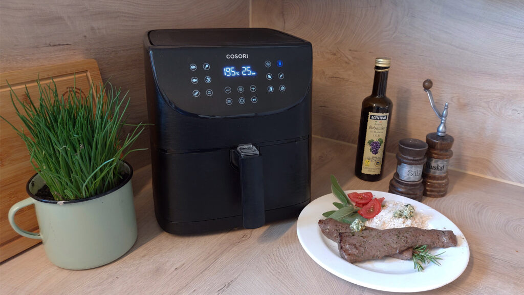 cosori-cp-158-af-spartipp-der-redaktion Airfryer in einer modernen Küche