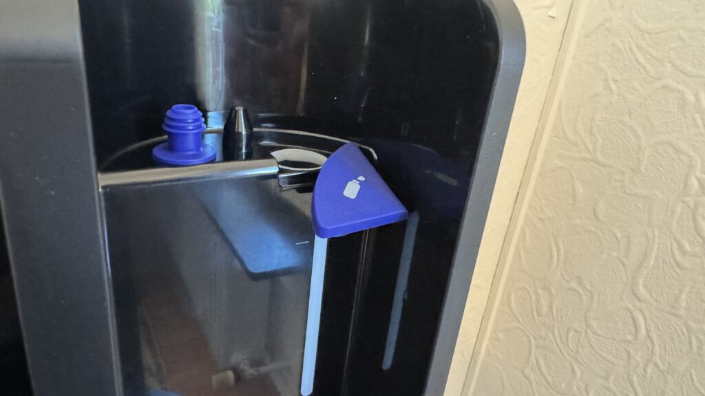 Reinigungsmitteldosierung des des Dyson Spot+Scrub Ai
