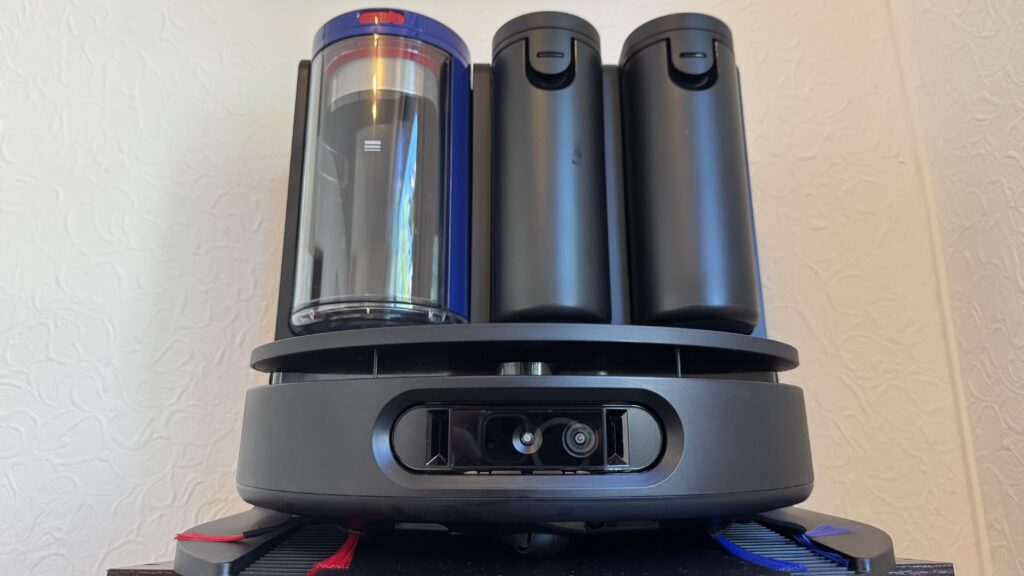 Dyson Spot+Scrub Ai mit Station