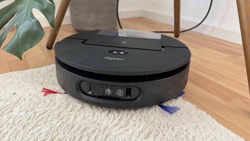 Der Dyson Spot+Scrub AI im home&smart Test