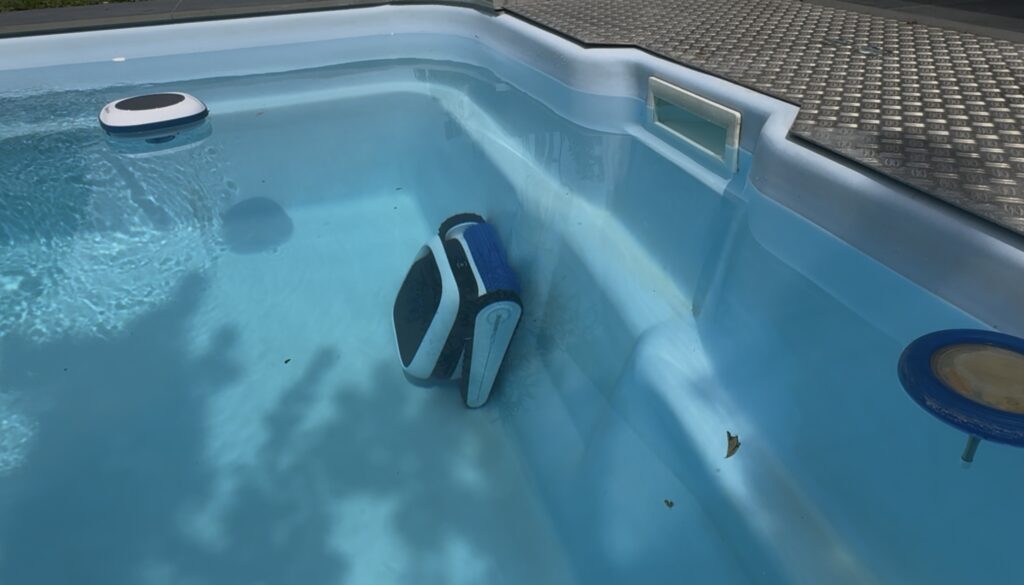 Die Aussparung unter dem Poolskimmer ließ der P1 komplett aus. Genau so den Bereich unter den Scheinwerfern.