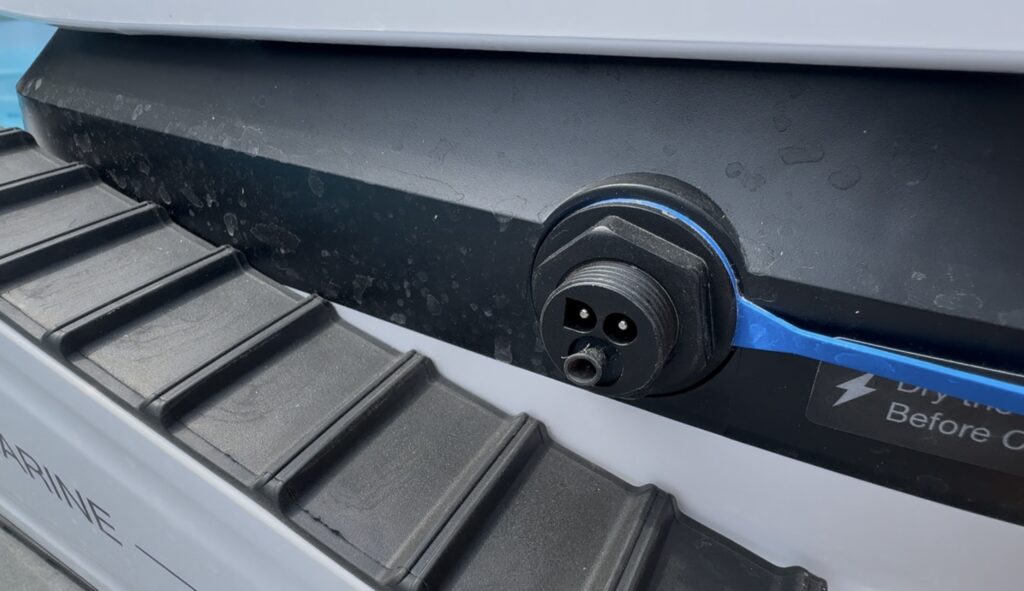 Vor dem Start sollte der P1 einmal vollständig geladen werden.