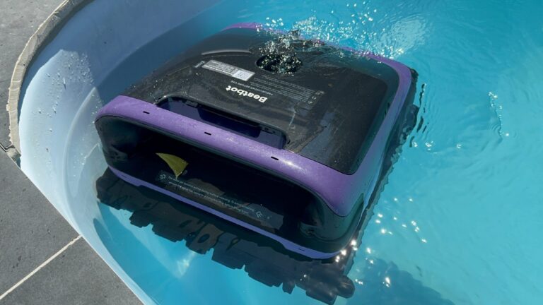 Beatbot Sora 70 Test: Ein Poolroboter, der auch die Wasseroberfläche reinigt