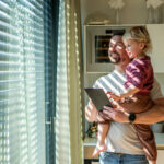 Mit dem Bosch Smart Home System lassen sich z. B. Rollläden einfach fernsteuern