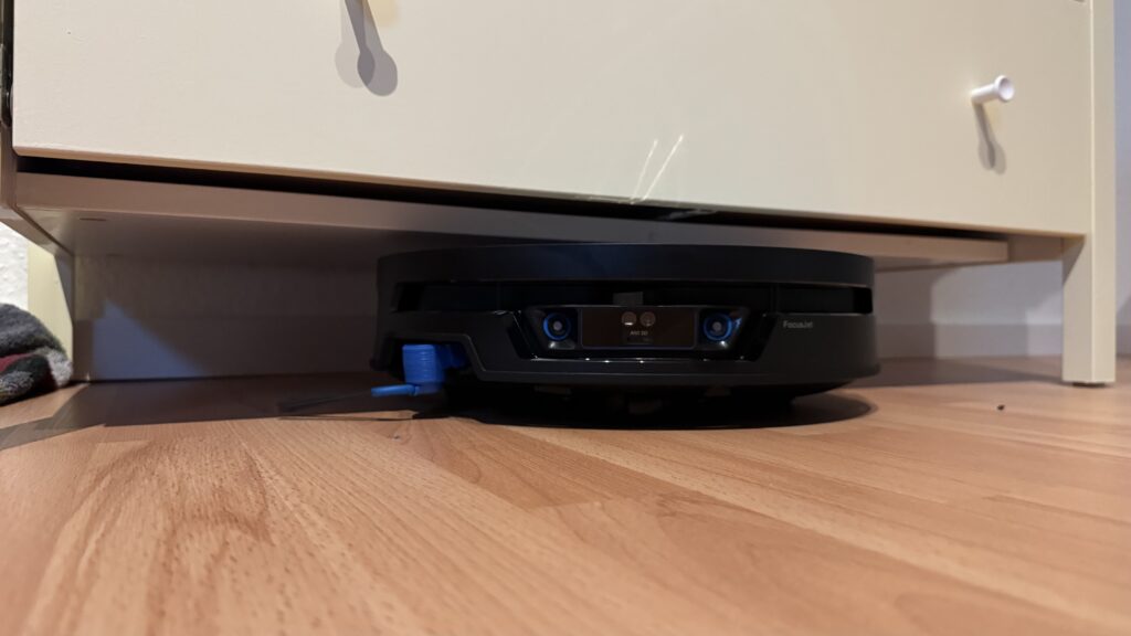 Auch niedrige Möbel sind für den X12S kein Problem.
